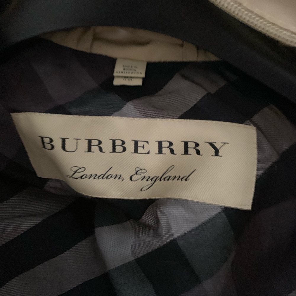 Burberry Authentic New Raincoat - Picture 3 of 15